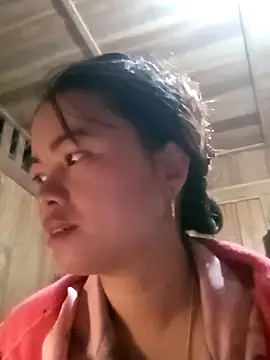 emly-xinh18 online show from November 18, 2025, 12:48 am