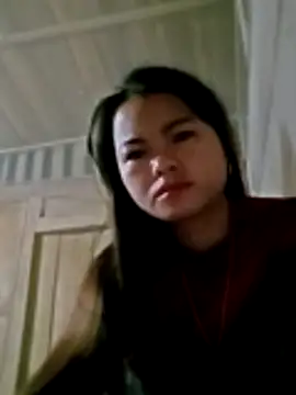 emly-xinh18 online show from December 15, 2025, 10:26 pm