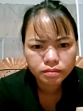 emly-xinh18 online show from October 1, 2025, 12:53 pm