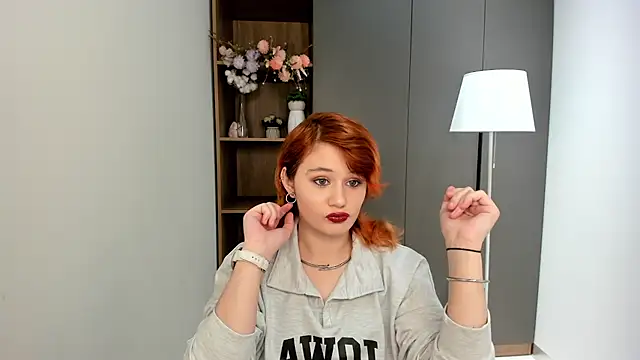 Snapshot of KieshaFlaten chatting on September 24, 2025, 8:21 am KieshaFlaten online show from September 24, 2025, 8:21 am