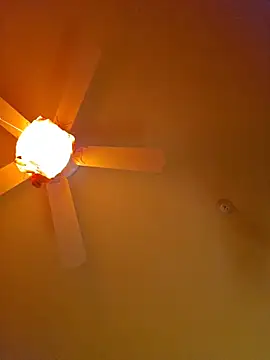 Matthew23Z online show from November 21, 2025, 7:18 am