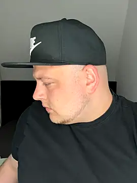 xXLustMolchXx online show from September 23, 2025, 4:14 pm