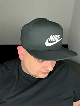 xXLustMolchXx online show from September 24, 2025, 4:24 pm