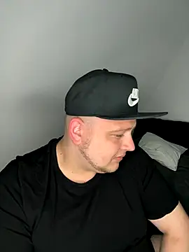 xXLustMolchXx online show from October 6, 2025, 4:52 pm