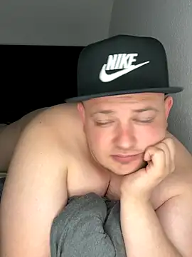 xXLustMolchXx online show from October 1, 2025, 4:44 pm