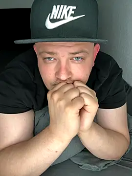 xXLustMolchXx online show from September 30, 2025, 4:57 pm