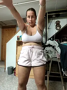 bichota85 online show from October 1, 2025, 5:50 pm