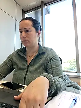 Snapshot of bichota85 chatting on February 16, 2026, 9:52 am bichota85 online show from February 16, 2026, 9:52 am