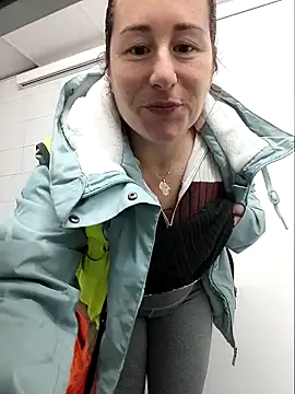 Snapshot of bichota85 chatting on March 17, 2026, 11:24 am bichota85 online show from March 17, 2026, 11:24 am