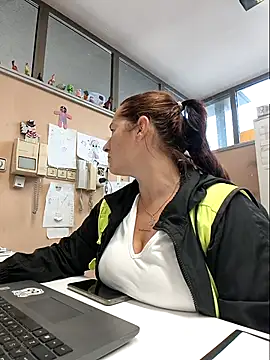 bichota85 online show from October 3, 2025, 10:39 am