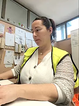 Snapshot of bichota85 chatting on March 9, 2026, 11:14 am bichota85 online show from March 9, 2026, 11:14 am