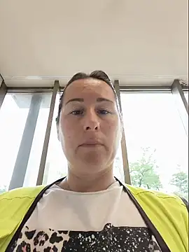bichota85 online show from May 18, 2026, 9:14 am