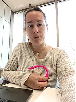 Snapshot of bichota85 chatting on March 30, 2026, 9:44 am bichota85 online show from March 30, 2026, 9:44 am