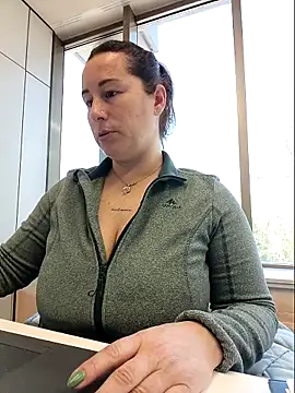 Snapshot of bichota85 chatting on March 24, 2026, 10:26 am bichota85 online show from March 24, 2026, 10:26 am