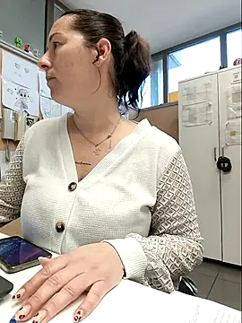 Snapshot of bichota85 chatting on February 27, 2026, 10:48 am bichota85 online show from February 27, 2026, 10:48 am