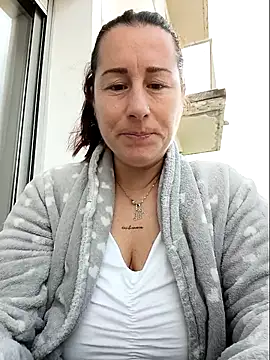 Snapshot of bichota85 chatting on February 4, 2026, 10:43 am bichota85 online show from February 4, 2026, 10:43 am