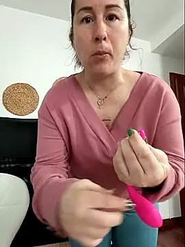 Snapshot of bichota85 chatting on March 27, 2026, 10:49 am bichota85 online show from March 27, 2026, 10:49 am