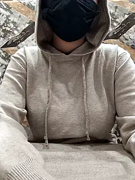 Sophia James  online show from December 17, 2025, 8:47 pm