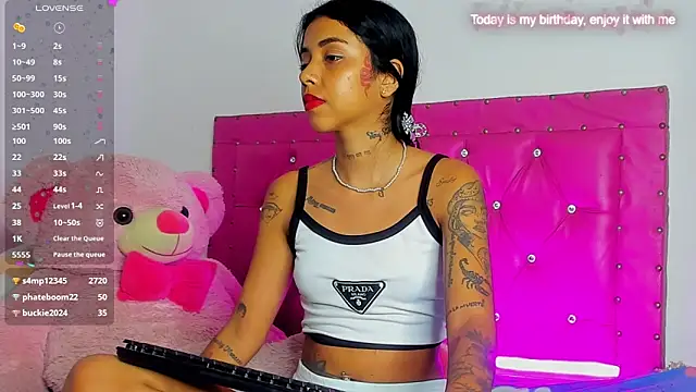 dahiiangomezz online show from June 20, 2026, 11:43 pm