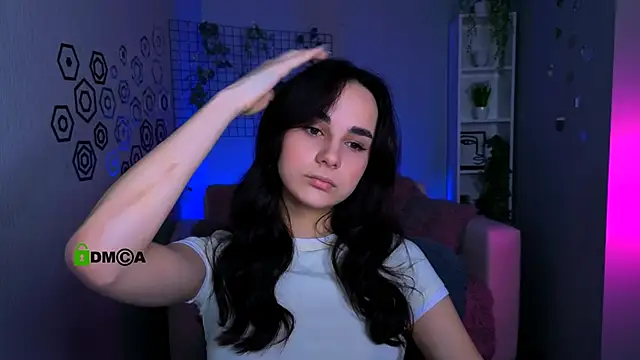 ariana ross7 online show from April 11, 2026, 7:39 pm