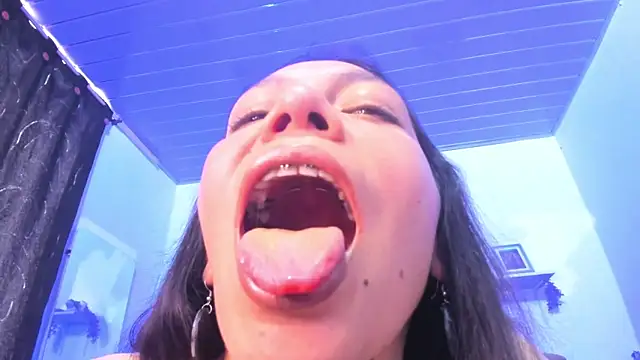 karlaaa   online show from January 10, 2026, 2:23 pm