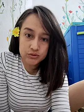 valery506 online show from December 3, 2025, 1:43 pm