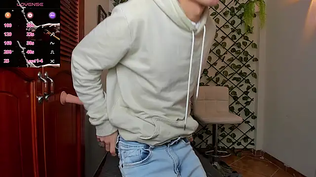 Snapshot of bellmontneon chatting on November 18, 2025, 11:35 am bellmontneon online show from November 18, 2025, 11:35 am