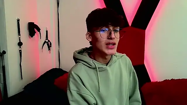 Snapshot of bellmontneon chatting on November 11, 2025, 11:16 am bellmontneon online show from November 11, 2025, 11:16 am