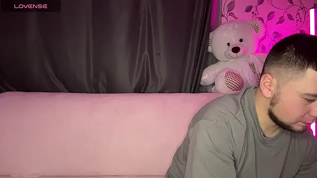 Snapshot of coupleinspire chatting on November 7, 2025, 8:13 pm coupleinspire online show from November 7, 2025, 8:13 pm