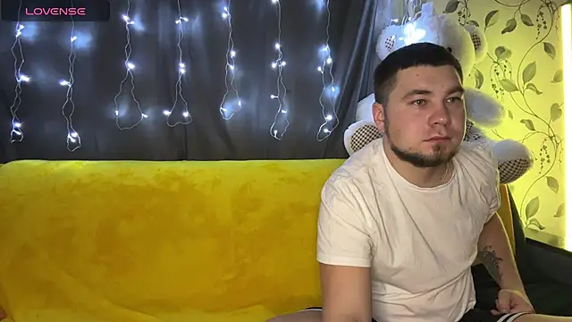 Snapshot of coupleinspire chatting on November 20, 2025, 9:15 pm coupleinspire online show from November 20, 2025, 9:15 pm