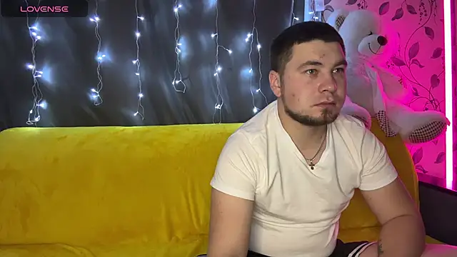 Snapshot of coupleinspire chatting on November 27, 2025, 8:53 pm coupleinspire online show from November 27, 2025, 8:53 pm