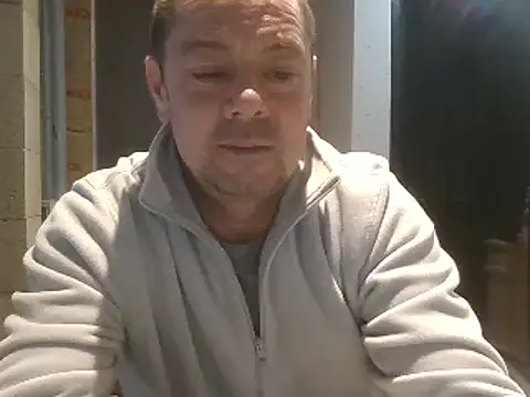 hugoboys4576 online show from October 31, 2025, 3:52 pm