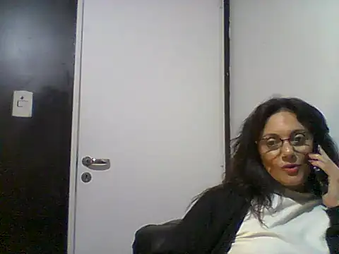 Snapshot of dulcefanny chatting on June 19, 2026, 7:52 pm dulcefanny online show from June 19, 2026, 7:52 pm