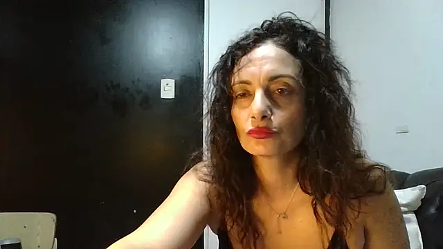 Snapshot of dulcefanny chatting on July 13, 2026, 4:39 pm dulcefanny online show from July 13, 2026, 4:39 pm