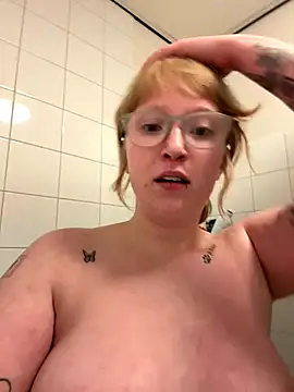 Snapshot of roxybliss3 chatting on December 17, 2025, 12:26 am roxybliss3 online show from December 17, 2025, 12:26 am