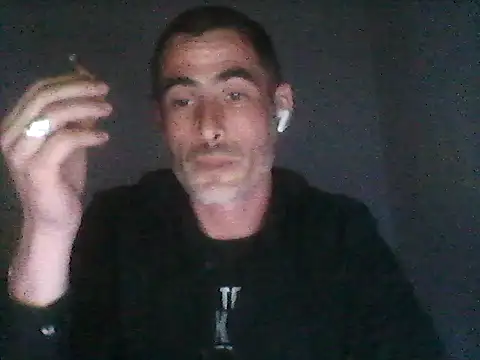 Snapshot of LeLoup49 chatting on March 9, 2026, 10:13 pm LeLoup49 online show from March 9, 2026, 10:13 pm