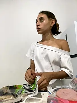 loirinhaaa online show from November 7, 2025, 10:03 pm