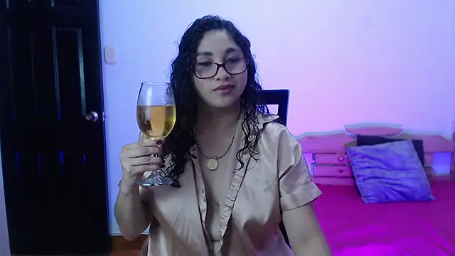 Gia Dior online show from December 14, 2025, 6:24 pm