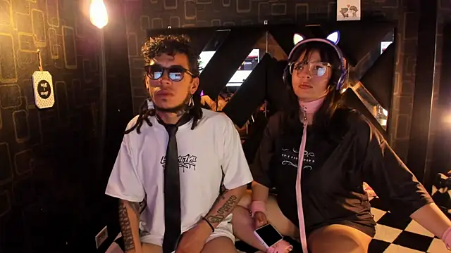 Snapshot of Alien_high chatting on November 9, 2025, 3:27 pm Alien high online show from November 9, 2025, 3:27 pm