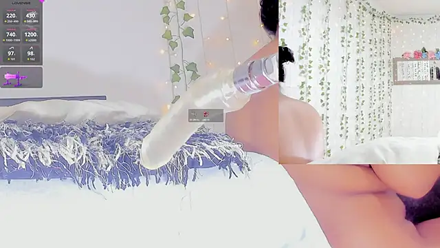 Snapshot of Ashley__Jones__ chatting on March 18, 2026, 9:01 am Ashley Jones online show from March 18, 2026, 9:01 am