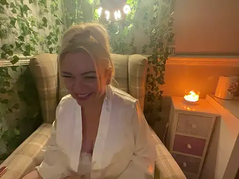 BonnyDesire online show from October 11, 2025, 7:37 pm