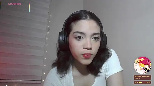 Snapshot of _curiouskitten_ chatting on November 30, 2025, 3:29 am curiouskitten online show from November 30, 2025, 3:29 am