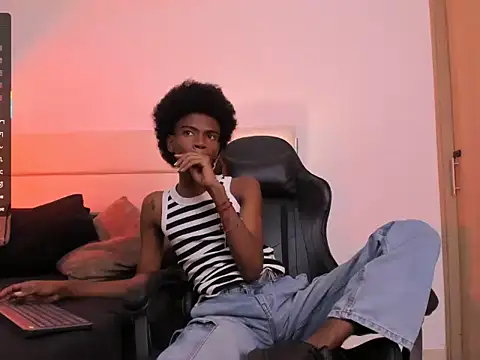 AllexJacob online show from November 4, 2025, 1:37 pm