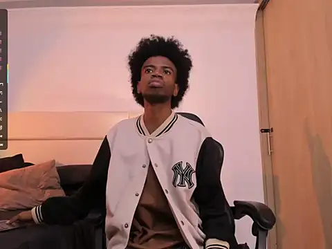 AllexJacob online show from November 5, 2025, 1:14 pm