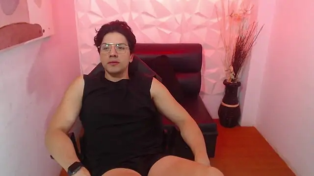 Titan spanic online show from September 19, 2025, 7:40 pm