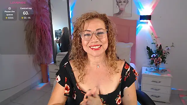 Snapshot of Jademommy_ chatting on January 6, 2026, 6:23 pm Jademommy online show from January 6, 2026, 6:23 pm