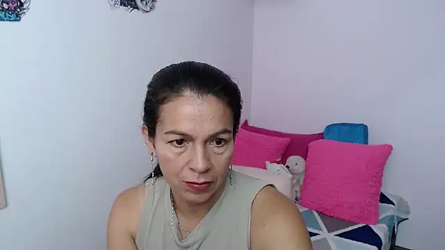 camilavargas  online show from February 7, 2026, 1:08 pm