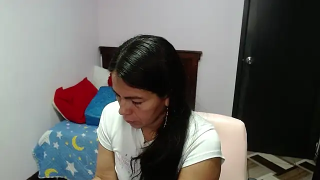 Snapshot of camilavargas_ chatting on July 10, 2026, 6:52 pm camilavargas online show from July 10, 2026, 6:52 pm