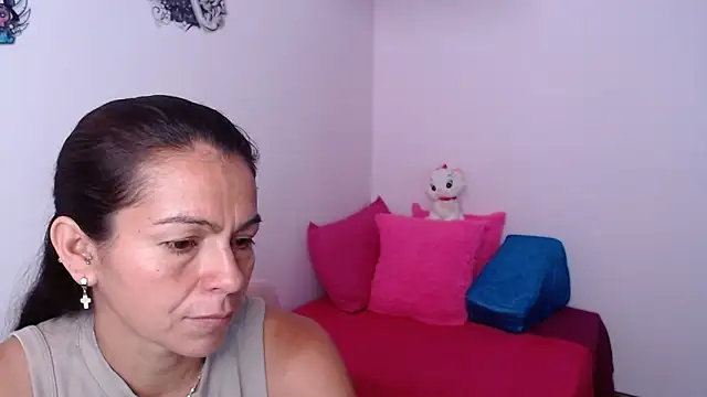 camilavargas  online show from March 26, 2026, 3:21 pm