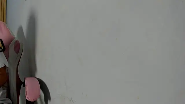 Naomis 35 online show from November 19, 2025, 7:14 pm